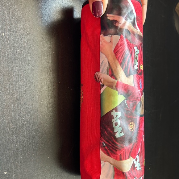 Manchester United Pencil Case - Picture 4 of 4